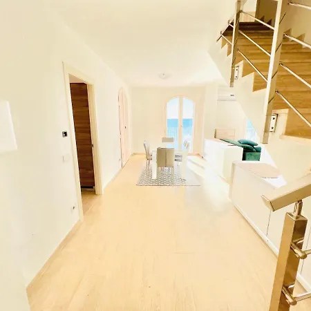 Apartment Luxury La Brezza 2 - Fronte Mare Sanremo