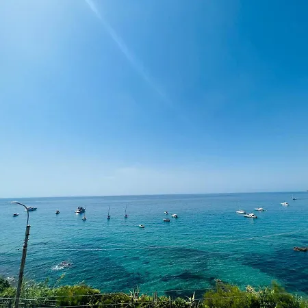 Luxury La Brezza 2 - Fronte Mare Apartment