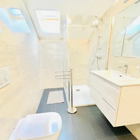 Luxury La Brezza 2 - Fronte Mare Apartment